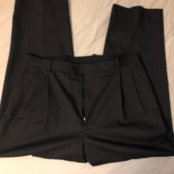 Black tailored suite!! - Picture 3 of 3